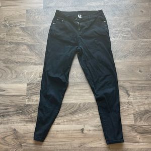 Women’s mid-rise stretchy denim slim fit skinny jeans